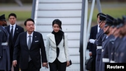 ប្រធានាធិបតីកូរ៉េខាងត្បូង​ Yoon Suk Yeol បាន​មកដល់​ចក្រភព​ដំណើរ​អង់គ្លេស​ក្នុង​ដំណើរ​ទស្សនកិច្ច​បរស់​លោក