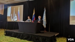La relatora especial de las Naciones Unidas sobre medidas coercitivas unilaterales y derechos humanos, Alena Douhan, en conferencia de prensa en Caracas, el 12 de febrero de 2021. [Foto: VOA/Adriana Nuñez Rabascall]