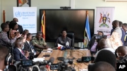 Katibu wa kudumu katika wizara ya afya ya Uganda Diana Atwine akihutubia waandishi wa habari jijini Kampala. sept 20 2022. Picha: AP
