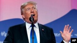 El presidente Donald Trump habló en un encuentro de grupos religiosos conservadores en Washington, el viernes, 13 de octubre de 2017.
