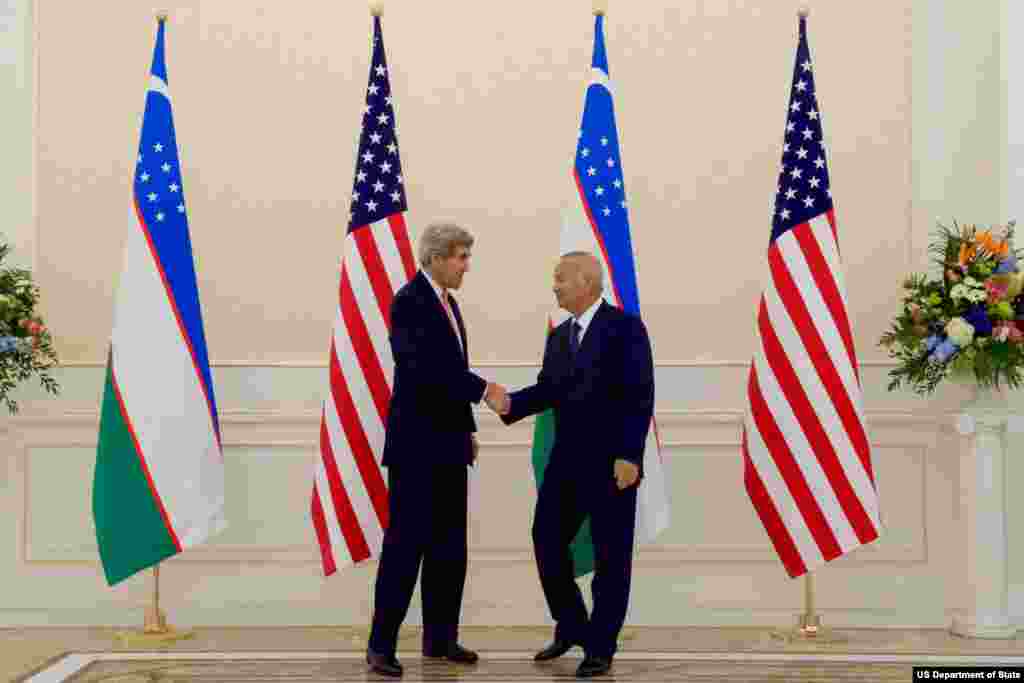 AQSh Davlat kotibi Jon Kerri O'zbekiston rahbari Islom Karimov bilan