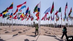 O'zbekiston rahbariyatiga ko'ra, iqtisodiyotni yashillashtirish, ekologiya va atrof-muhit muhofazasi va bu borada mamlakat yuzlashayotgan masalalarni global sahnaga olib chiqish - muhim vazifalar 