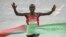Eliud Kipchoge wa Kenya akimaliza marathon Rio de Janeiro, Brazil, Aug 21, 2016.