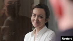 Журналістка Радіо Свобода/Радіо Вільна Європа Алсу Курмашева перебуває під вартою вже пів року за звинуваченнями в порушенні закону про іноземних агентів. Фото: Reuters/Alexey Nasyrov