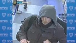 A 2 días del asesinato del ejecutivo de UnitedHealth, Brian Thompson, la policía continúa recorriendo Nueva York en busca del sospechoso