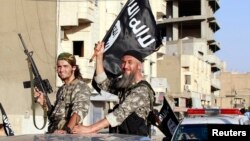 "Iroq va Shom islomiy davlati" jangarilari, Raqqa viloyati, Suriya, 30-iyun, 2014