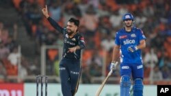 راشد خان د ممبۍ انډینز نیویارک په لوبډلې کې دی