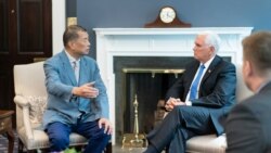 彭斯回顧去年7月在白宮接見黎智英到訪時的情景。