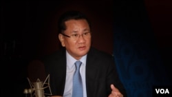 Pembelot senior Korea Utara, Ri Jong Ho, berbicara kepada VOA Seksi Korea