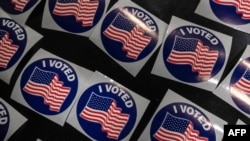 美國人就各種公投議題做出選擇 