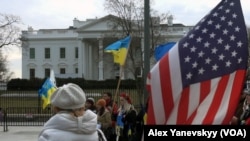 Американські українці та їх дузі вимагають від уряду допомогти Україні