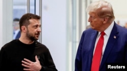 時為共和黨總統候選人和美國前總統的特朗普在紐約市特朗普大樓會晤烏克蘭總統澤連斯基。 (2024年9月27日)