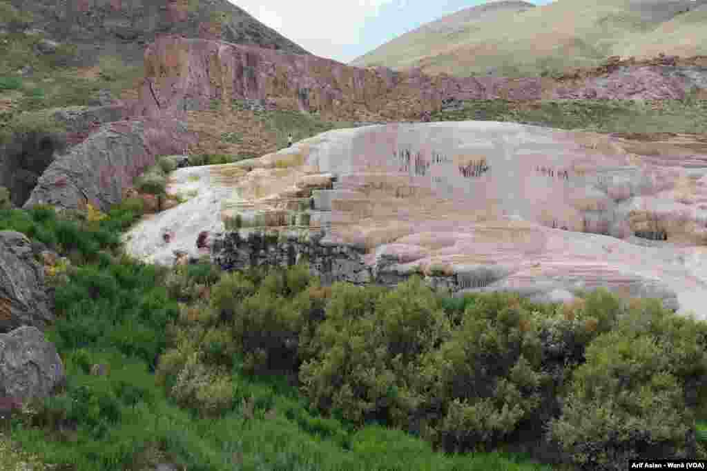 Ji Bajarokê Elbakê (Başkale) Çend Wêne Travertena