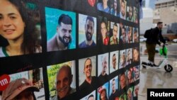 شش گروگان زنده، آخرین گروهی هستند که بر اساس مفاد مرحله اول آتش‌بس، که اوایل ماه مارچ پایان می‌یابد،‌ آزاد خواهند شد. عکس -ارشیف