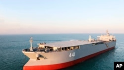 تصویری از ناو بندر مکران در ١٢ ژانویه ٢٠٢١؛ منبع: آسوشیتدپرس (آرشیو)