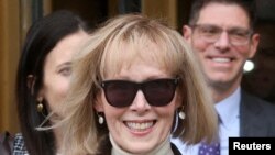 ARHIVA: I. Džin Kerol izlazi iz sudnice na Menhetnu posle izricanja presude u civilnoj parnici protiv Donalda Trampa, 9. maja 2023. (Foto: Rojters/Brendan McDermid)