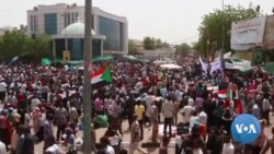 Les foules de manifestants massent à nouveau devant le siège de l'armée soudanaise
