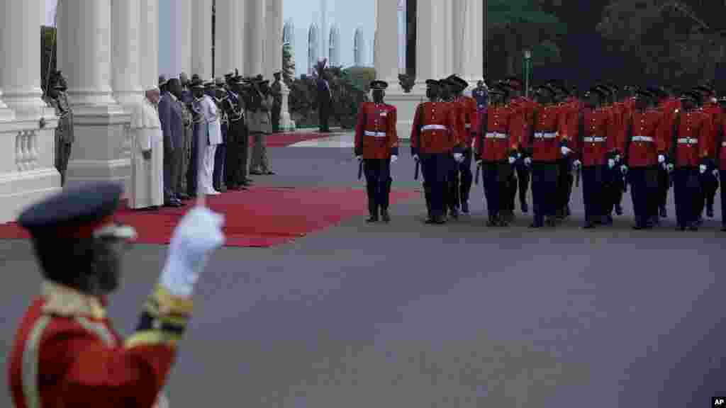 ምብጻሕ ርእሰ-ሊቃነ ጳጳሳት ካቶሊካዊት ቤተክርስትያን ሮማ ጳጳስ ፍራንሰስ አብ ኬንያ