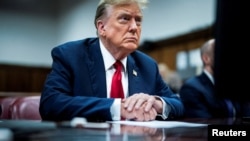 Обвинителите тврдат дека тој криел исплати на две жени за да ги прикрие нивните тврдења за вонбрачни афери пред неговите успешни избори во 2016 година.