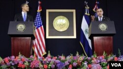Barack Obama y el presidente Mauricio Funes en una rueda de prensa en San Salvador.
