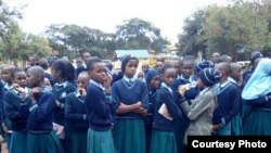 Wanafunzi wa shule ya Lucky Vincent kabla ya kusafiri na kupatwa na ajali ya basi