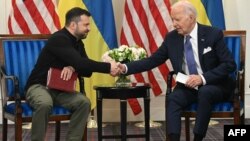 ཨ་རིའི་སྲིད་འཛིན་ཇཱོ་བྷ་ཌན་དང་ཡུཀ་རེན་གྱི་སྲིད་འཛིན་ཛེ་ལན་སི་ཀི་