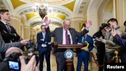 Лідер більшості у Сенаті Чак Шумер під час пресконференції в Капітолії, Вашингтон, 23 січня 2024. Фото REUTERS