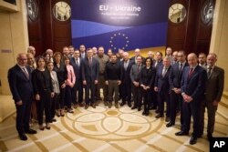 Neformalni sastanak ministara spoljnih poslova EU u Kijevu, u znak podrške Ukrajini, 2. oktobra 2023. (Foto: AP/Pres služba predsednika Ukrajine)