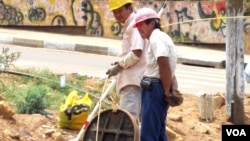 Trabalhadores chineses no Kuando Kubango (VOA / A. Capalandanda)