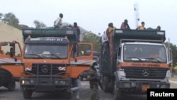 'Yan gudun hijira da Kamaru ke tura keyarsu zuwa gida Najeriya