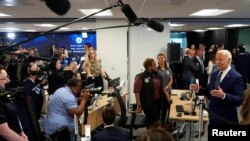 El presidente de Estados Unidos, Joe Biden, habla con la prensa en el Centro de Operaciones de Emergencia de Washington, el 2 de julio de 2024.