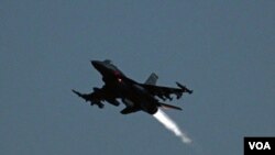 Un F-16 de la OTAN durante una de las operaciones de bombardeo en Libia.