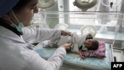 افغانستان یکی از بدترین کشورهای جهان برای مادران و کودکان زیر سن پنج سال است