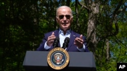 Rais Joe Biden akizungumza katika Prince William Forest Park kuadhimisha siku ya mazingira Duniani , Jumatatu, Aprili 22, 2024, huko Triangle, Va.